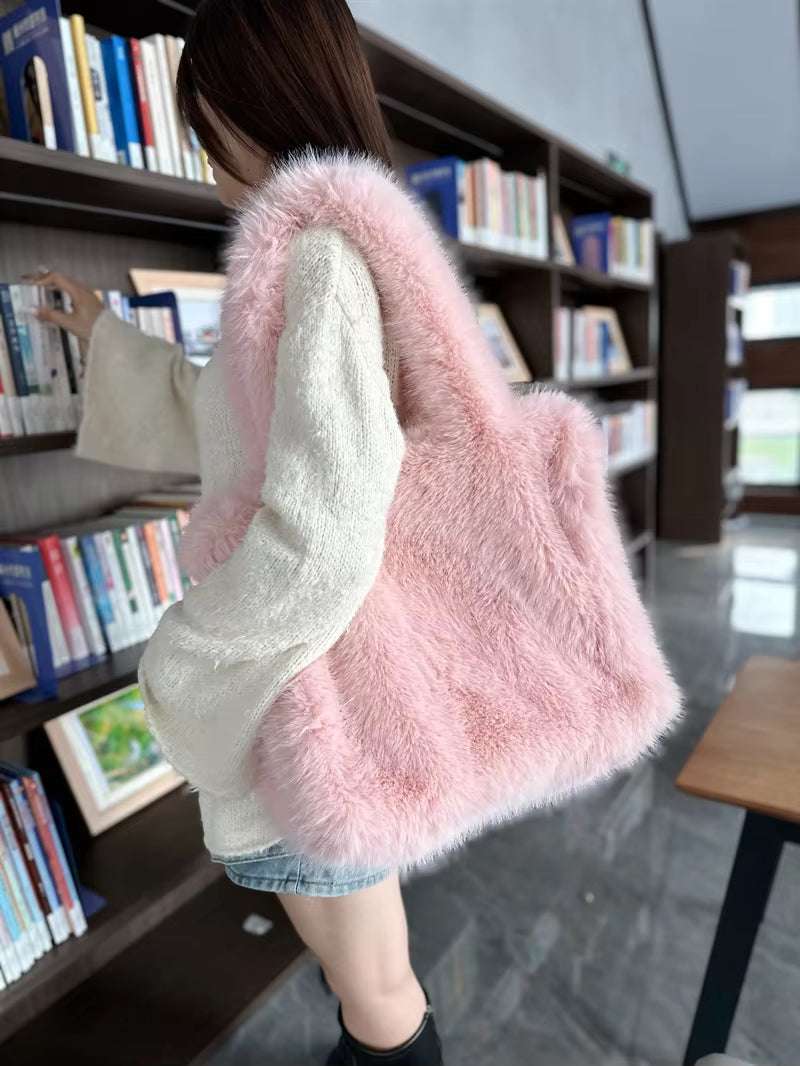 Designer Fluffy Plush Shoulder Bag Warm Faux Mongolian Fur Handbags for Women Brands Large Hobo Shopper Heart Shaped Purses